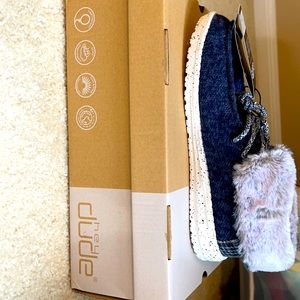 Hey dudes women’s size 6!